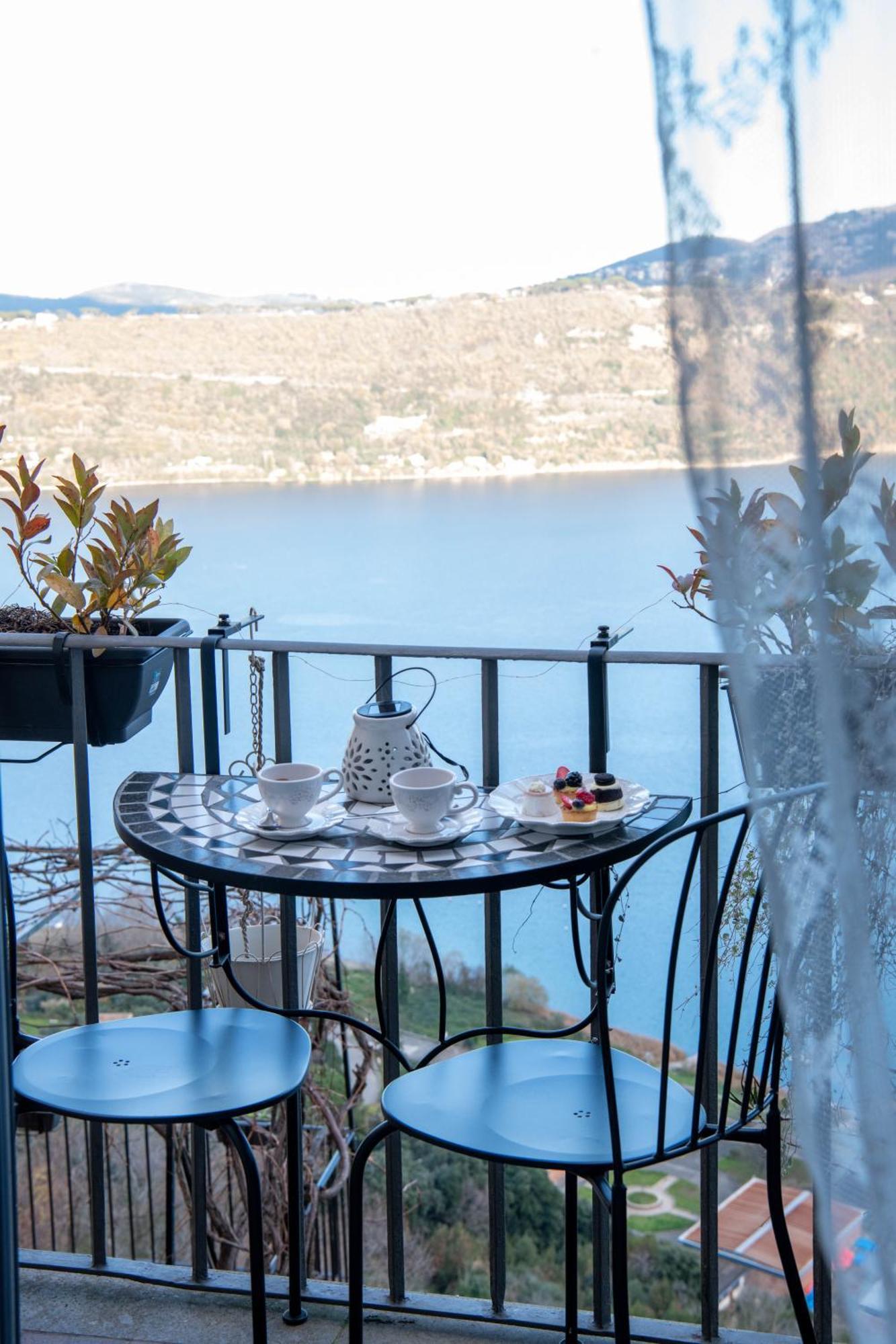 B&B Carpe Diem Vista Lago Castel Gandolfo Exterior foto